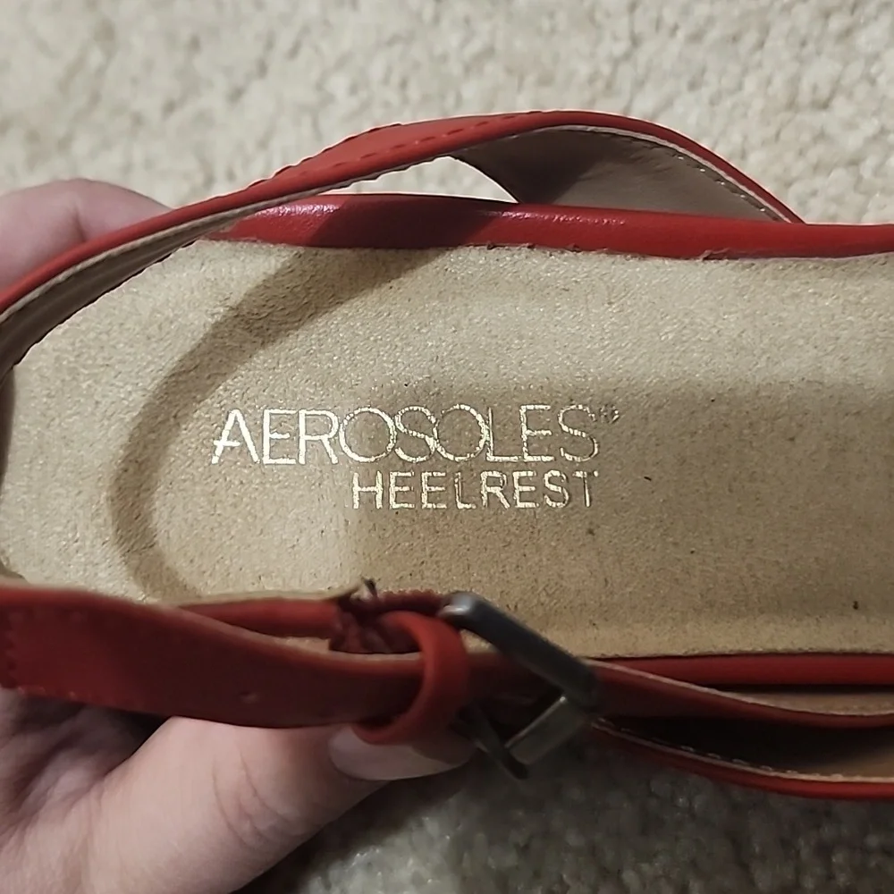 AEROSOLES heelrest red